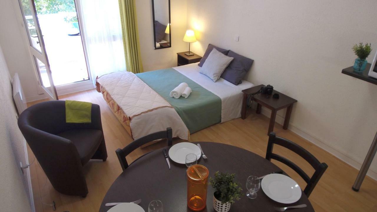 Vvf Sud Aveyron Hotel Brusque ภายนอก รูปภาพ